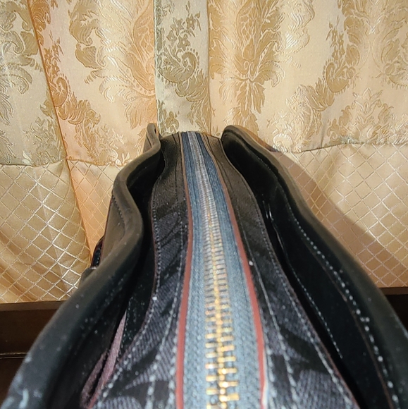 Coach Bond Brief in Signature Leather and Canvas - Picture 7 of 10